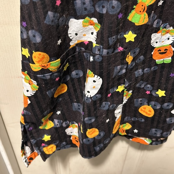 Hello Kitty scrub top 2xl with slant pockets and ruched low back 100% cotton - Picture 4 of 6